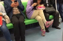 娱乐吃瓜酱地铁,娱乐吃瓜酱的趣味日常